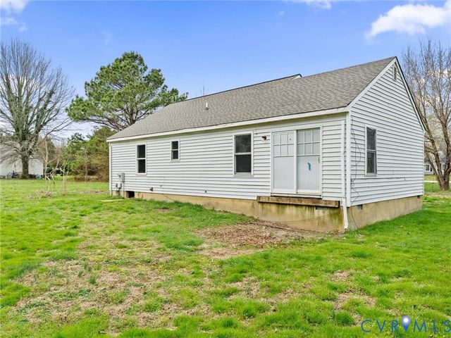 88 Healys Trace Ln, Locust Hill, VA 23092