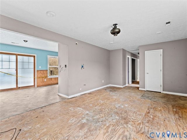 88 Healys Trace Ln, Locust Hill, VA 23092