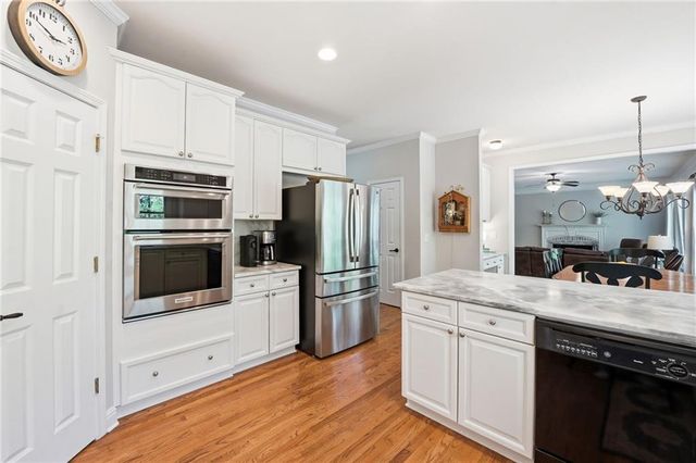 404 Laurel Park, Woodstock, GA 30188