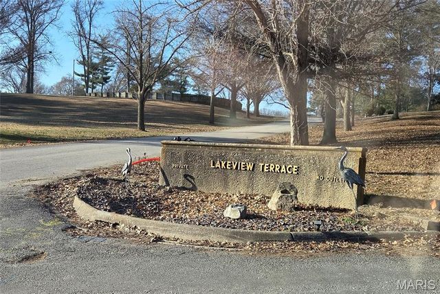 26662 Lakeview Terrace, Godfrey, IL 62035