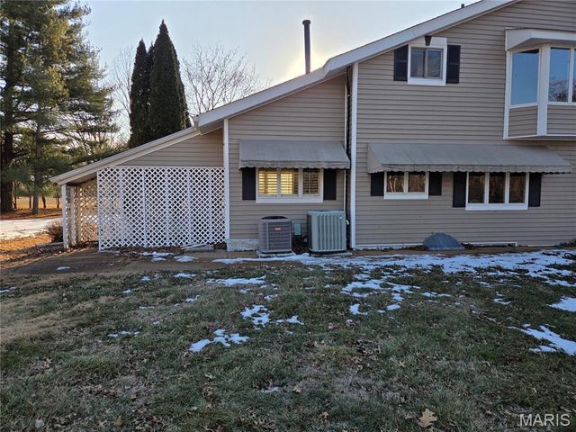 26662 Lakeview Terrace, Godfrey, IL 62035