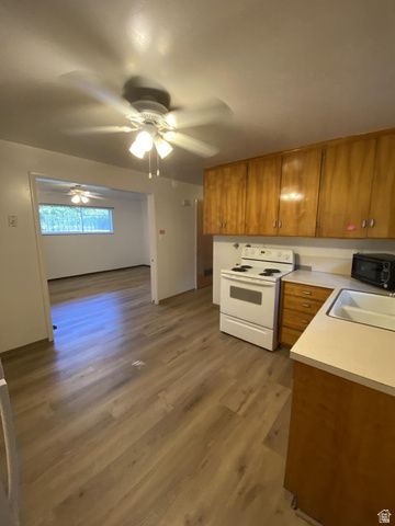 525 BROOKSIDE PL, Logan, UT 84341