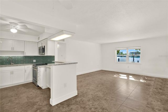 283 104TH AVENUE 106, Treasure Island, FL 33706