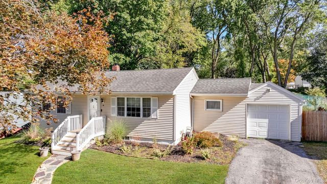 14 W Dogwood Drive, Poughkeepsie, NY 12601