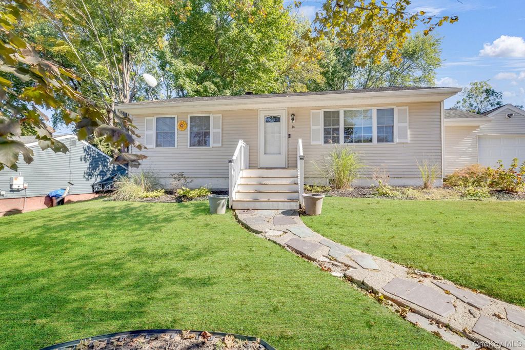 14 W Dogwood Drive, Poughkeepsie, NY 12601
