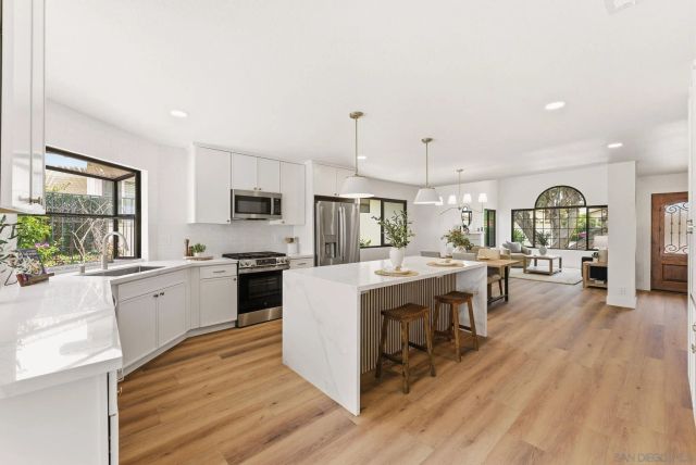 18228 Corte De Casares, San Diego, CA 92128