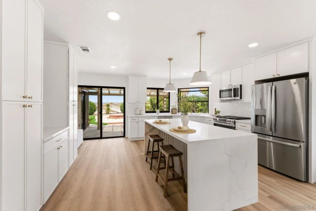 18228 Corte De Casares, San Diego, CA 92128