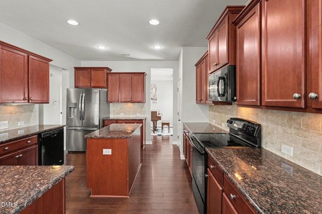 1000 Harvest Point Drive, Fuquay Varina, NC 27526