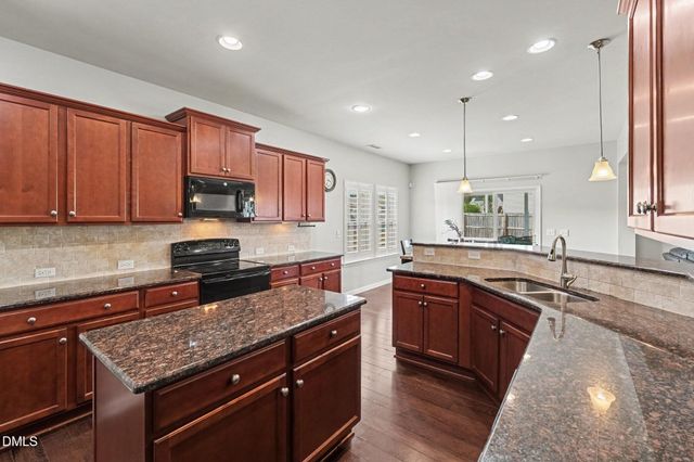 1000 Harvest Point Drive, Fuquay Varina, NC 27526