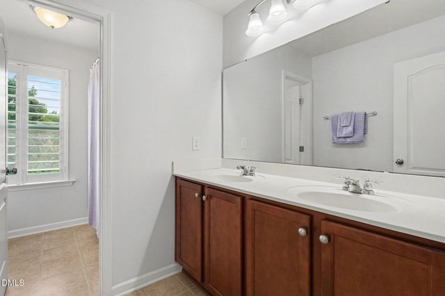 1000 Harvest Point Drive, Fuquay Varina, NC 27526