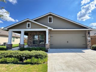232 Reagor DR, Taylor, TX 76574