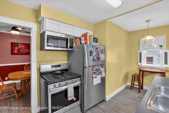 2155 Cedar Street, Holt, MI 48842