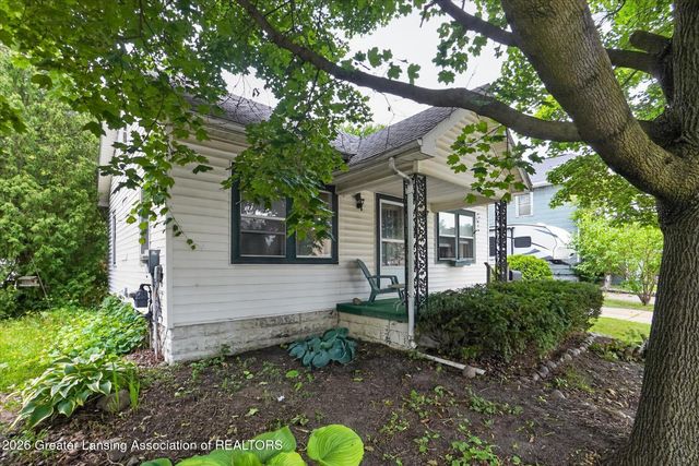 2155 Cedar Street, Holt, MI 48842