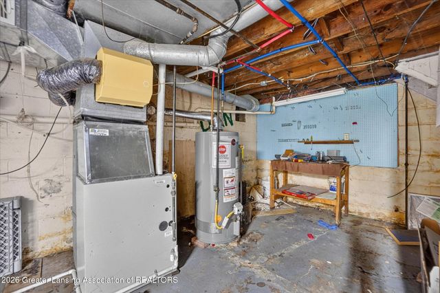 2155 Cedar Street, Holt, MI 48842