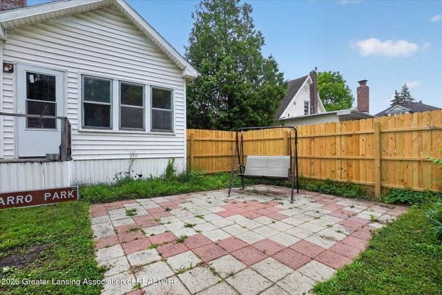 2155 Cedar Street, Holt, MI 48842