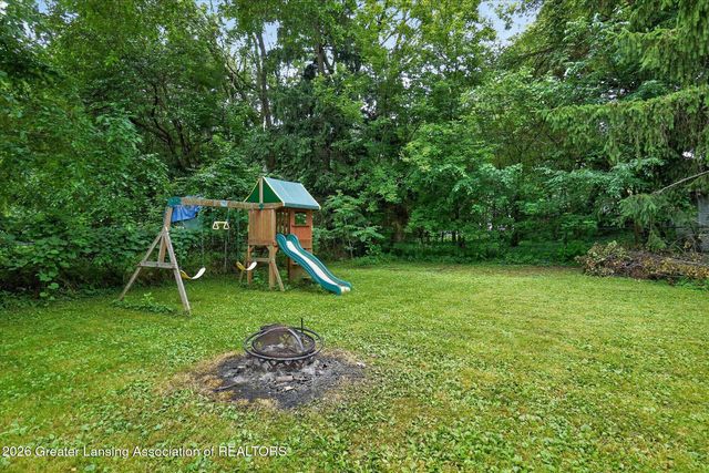 2155 Cedar Street, Holt, MI 48842