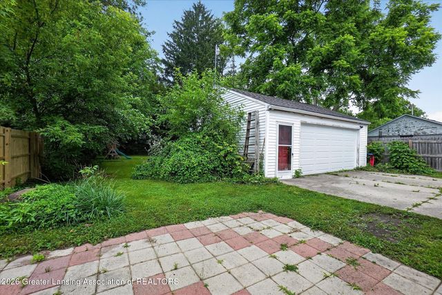 2155 Cedar Street, Holt, MI 48842