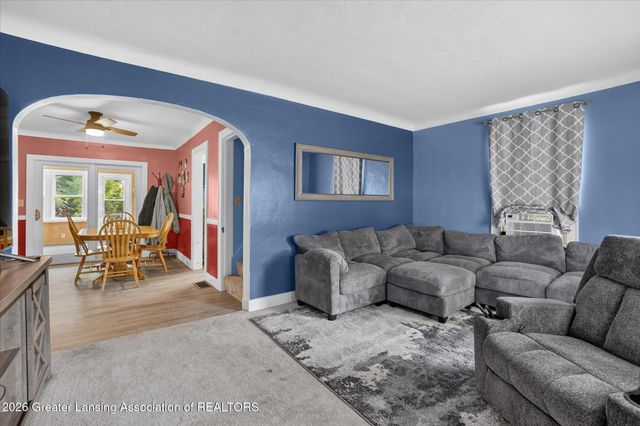 2155 Cedar Street, Holt, MI 48842
