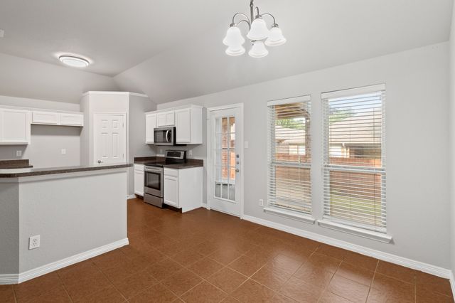 2213 Whitney Drive, Weatherford, TX 76087