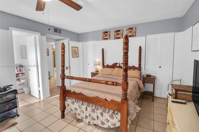 4851 NW 21st St 107, Lauderhill, FL 33313