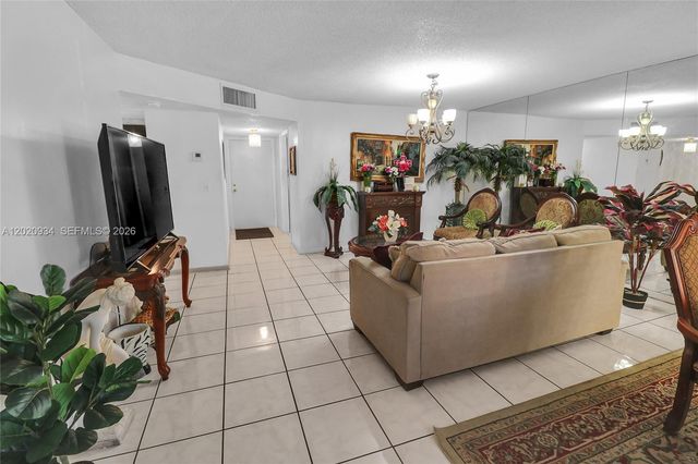 4851 NW 21st St 107, Lauderhill, FL 33313
