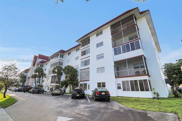 4851 NW 21st St 107, Lauderhill, FL 33313