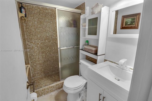 4851 NW 21st St 107, Lauderhill, FL 33313