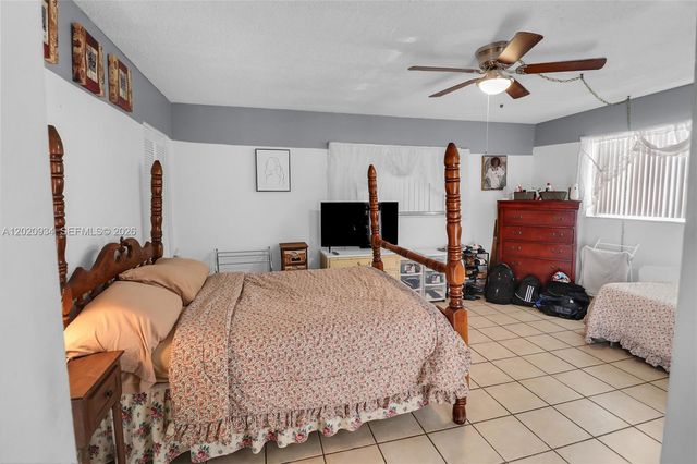 4851 NW 21st St 107, Lauderhill, FL 33313