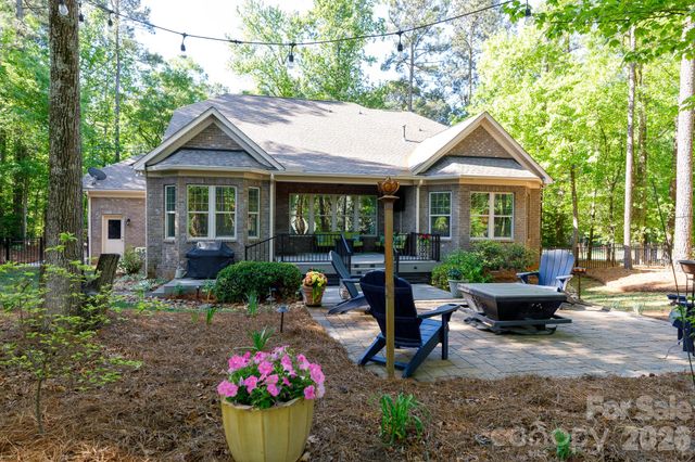 6704 Montgomery Road, Lake Wylie, SC 29710