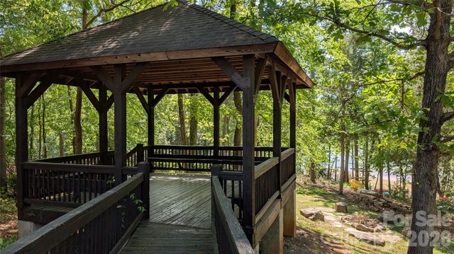 6704 Montgomery Road, Lake Wylie, SC 29710