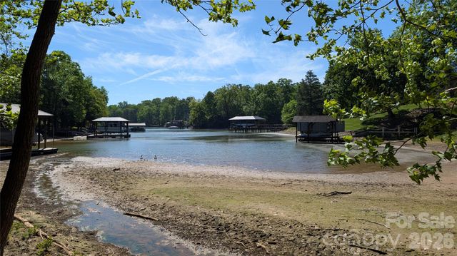 6704 Montgomery Road, Lake Wylie, SC 29710