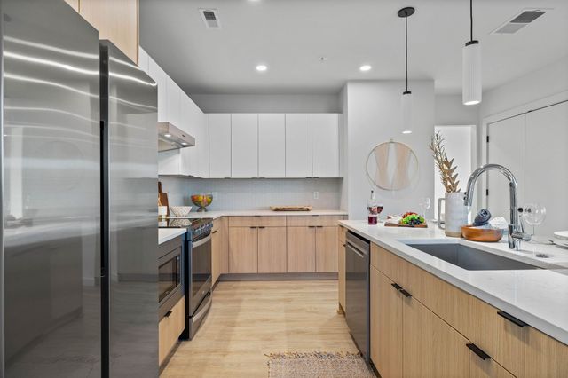 635 7th Ave S Apt 501, Nashville, TN 37203