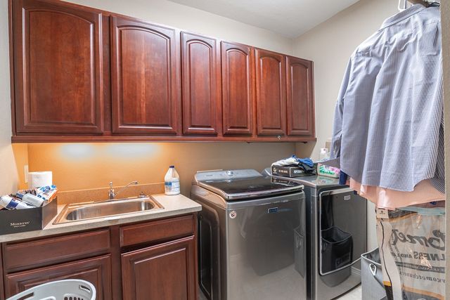 5201 Mathis St, Midland, TX 79707