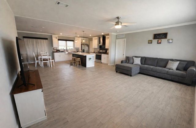 2854 Benny Griffin Rd, Livingston, TX 77351