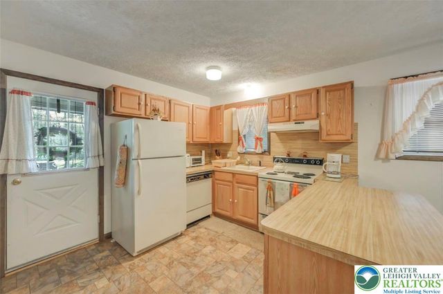 244 Lake Road, Coolbaugh Twp, PA 18466