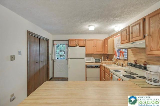 244 Lake Road, Coolbaugh Twp, PA 18466