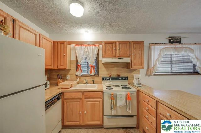 244 Lake Road, Coolbaugh Twp, PA 18466