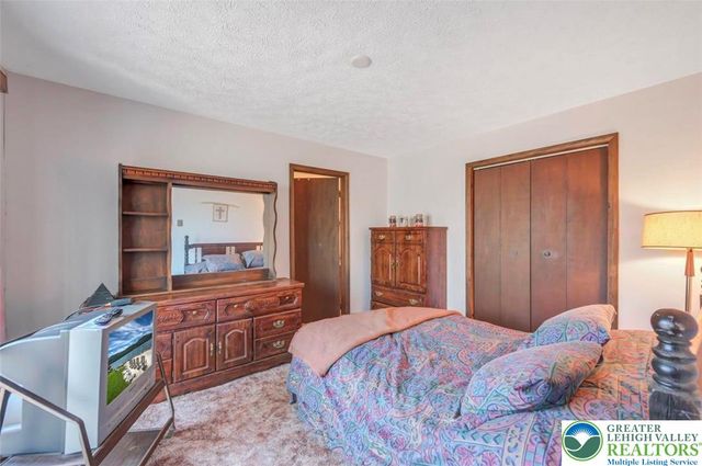 244 Lake Road, Coolbaugh Twp, PA 18466