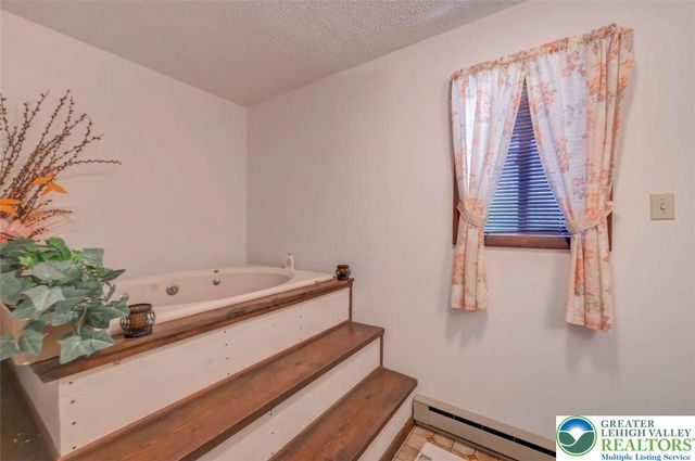 244 Lake Road, Coolbaugh Twp, PA 18466