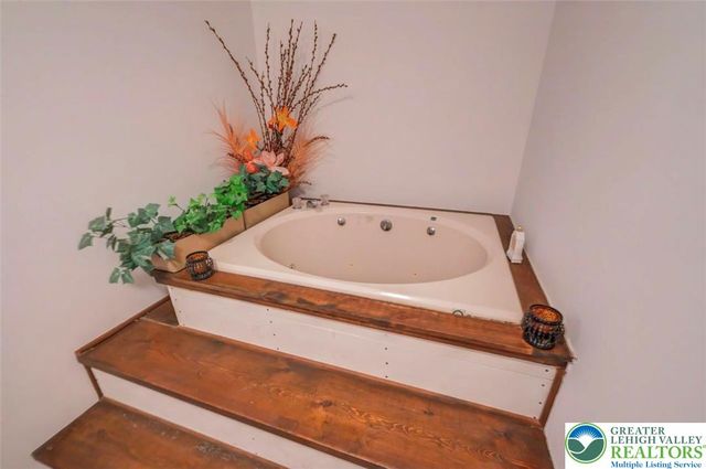 244 Lake Road, Coolbaugh Twp, PA 18466