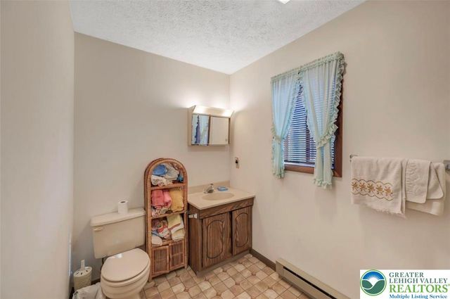 244 Lake Road, Coolbaugh Twp, PA 18466