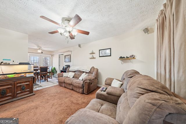 137 W James Circle, Hampton, GA 30228