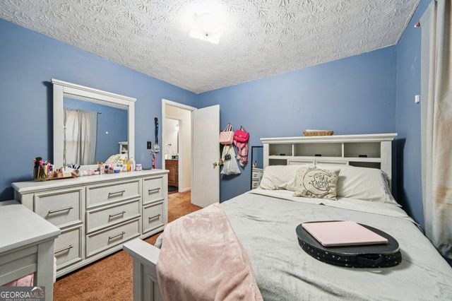 137 W James Circle, Hampton, GA 30228