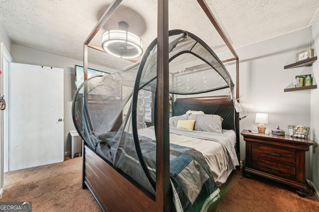 137 W James Circle, Hampton, GA 30228