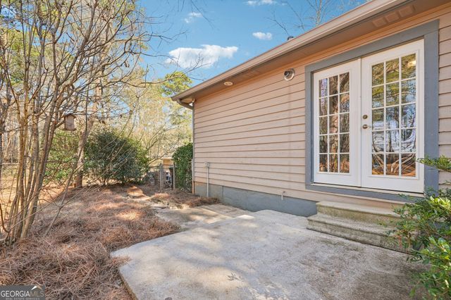 137 W James Circle, Hampton, GA 30228