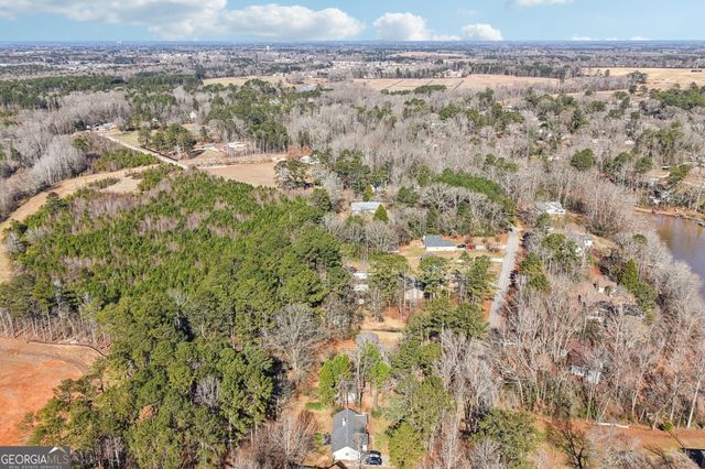 137 W James Circle, Hampton, GA 30228