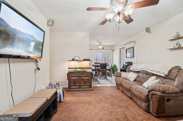 137 W James Circle, Hampton, GA 30228