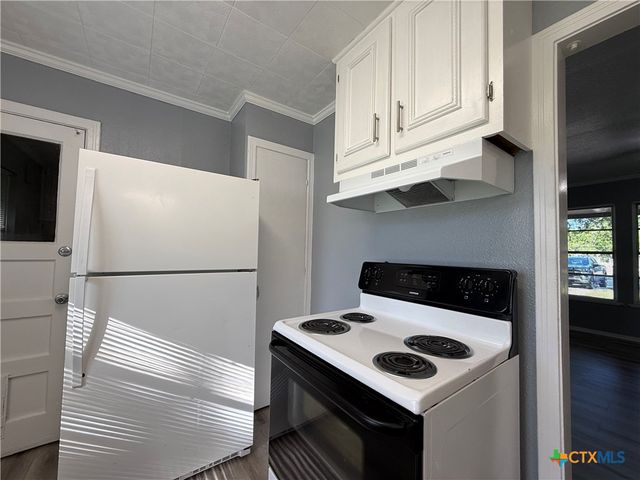 113 Bonham Street, Port Lavaca, TX 77979