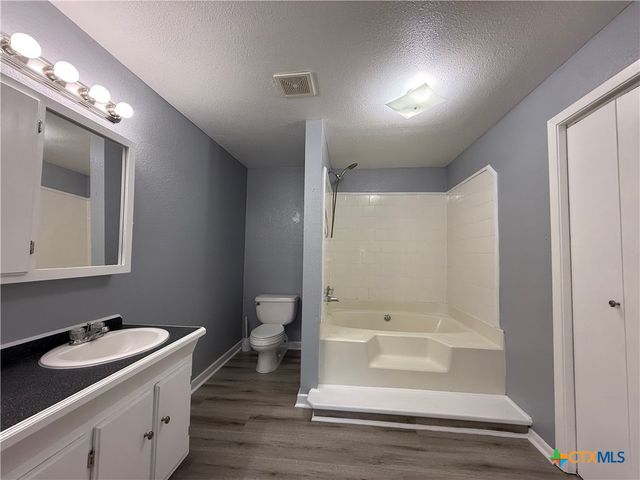 113 Bonham Street, Port Lavaca, TX 77979