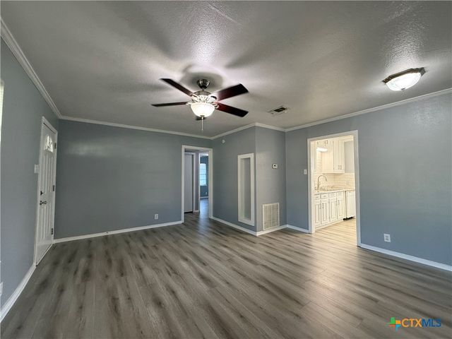 113 Bonham Street, Port Lavaca, TX 77979